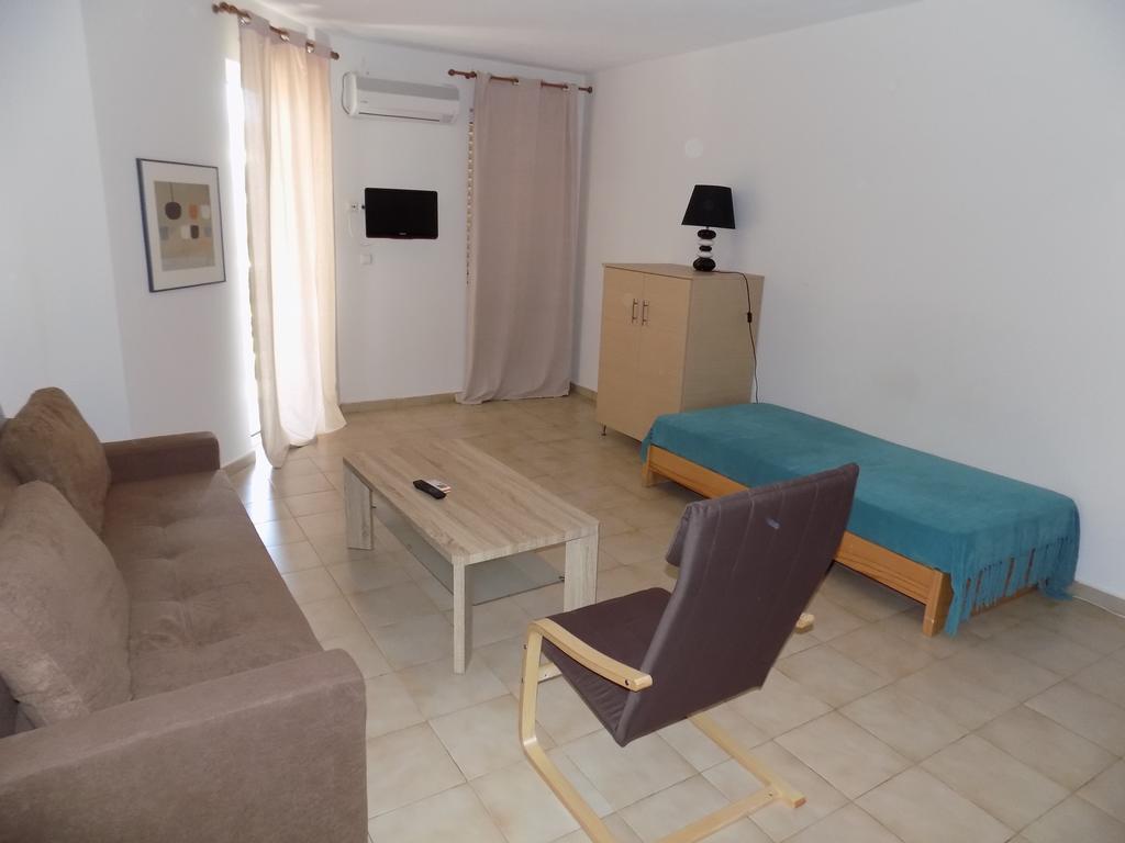 Hotel Arethousa 루트라 에디프수 객실 사진